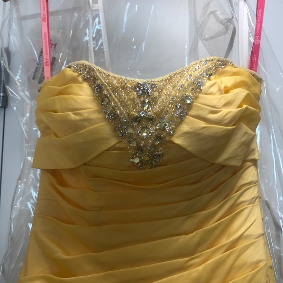 Prom dress - Picture 4 of 5